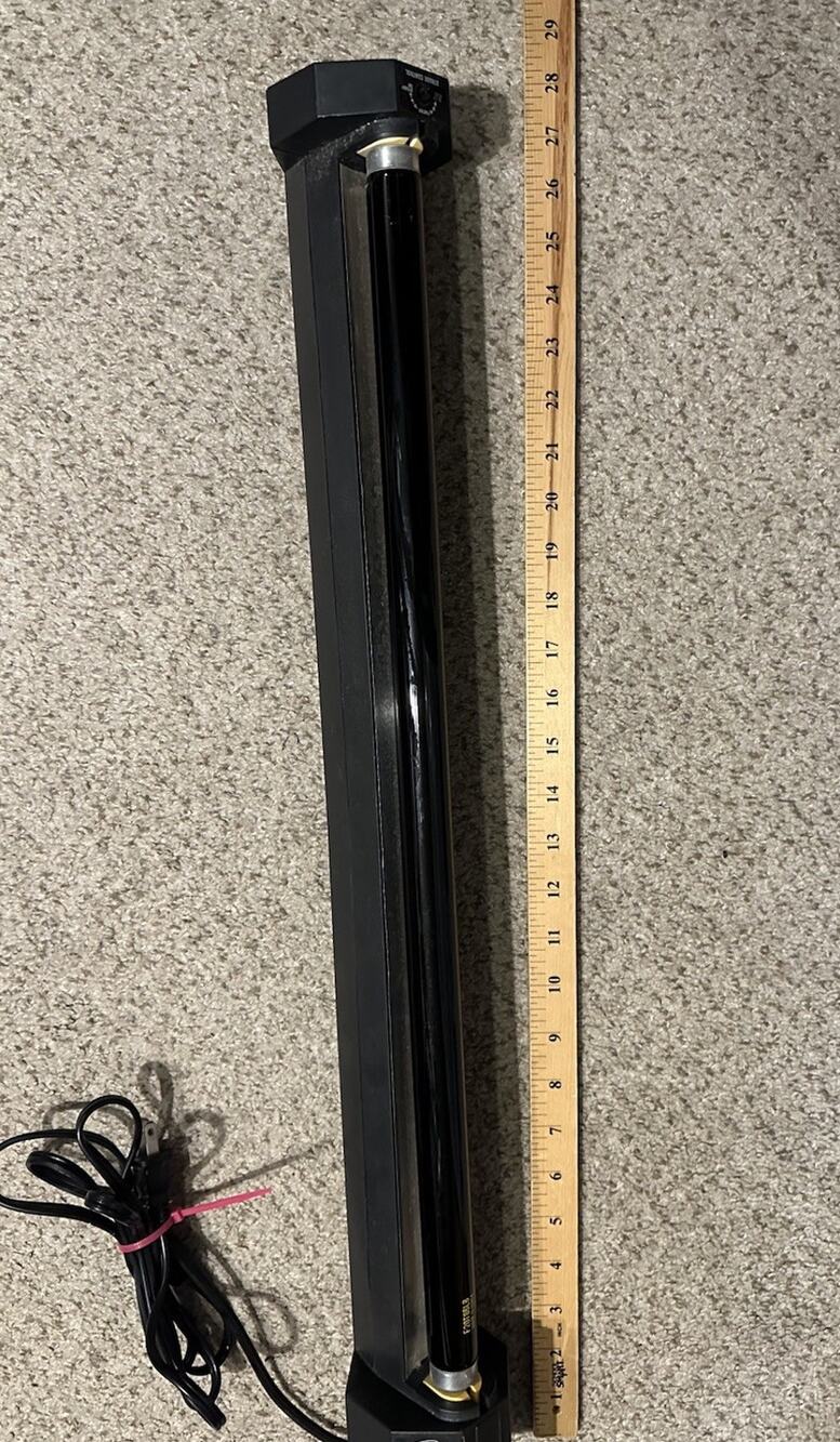 Wall Mount FLUORESCENT BLACK LIGHT 26" Bulb Strobing Retro Strong Bolt Lite VGT